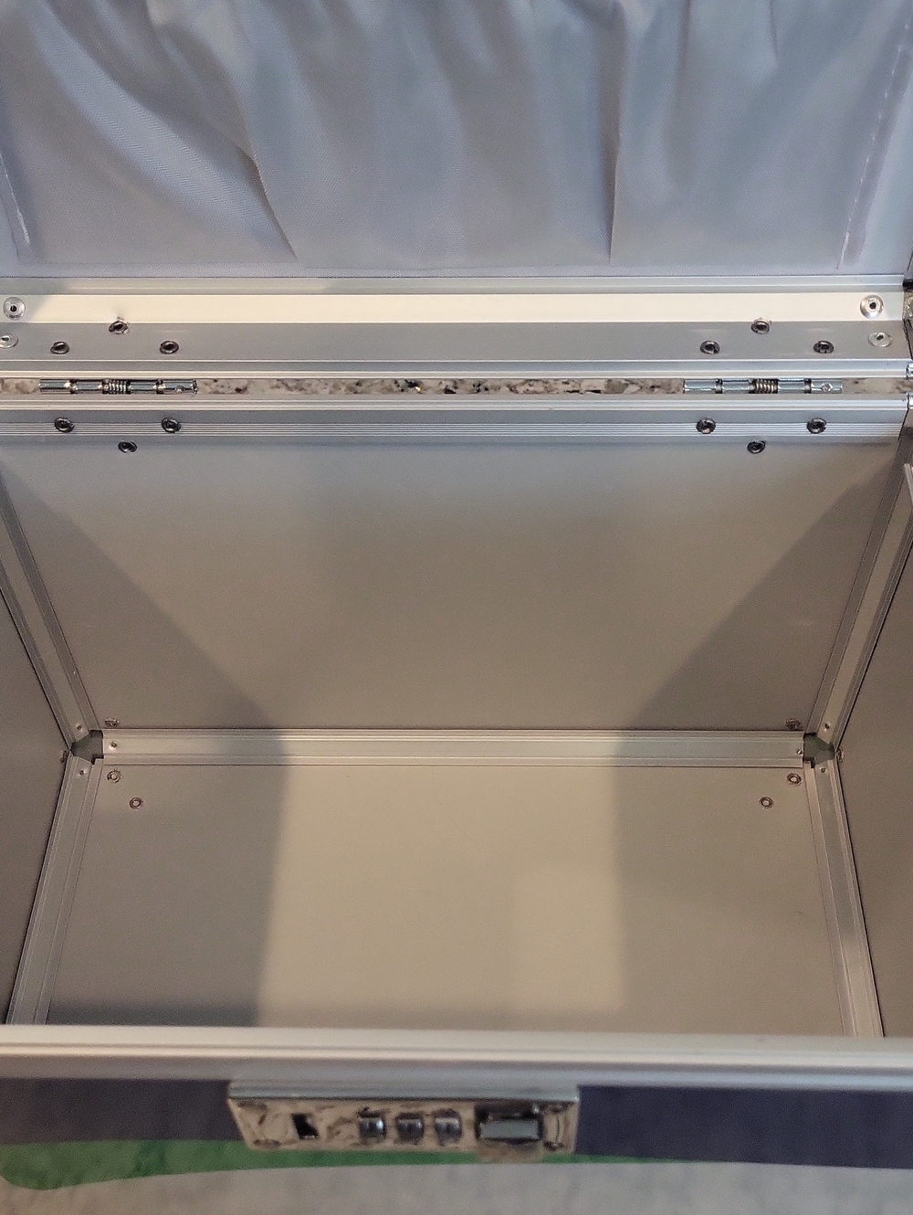 NEW Silver and Green Aluminum Storage Case with Combination Lock - Picture 4 of 6